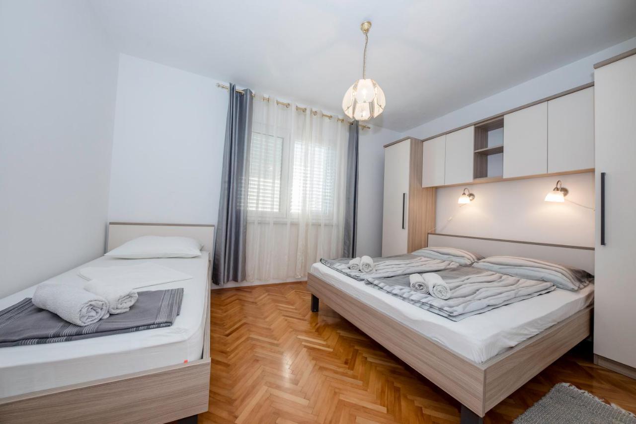 Apartments And Rooms Bolero Rab Town Exterior foto
