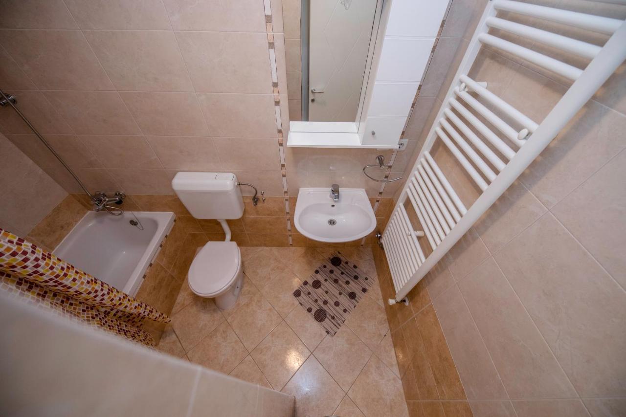 Apartments And Rooms Bolero Rab Town Exterior foto