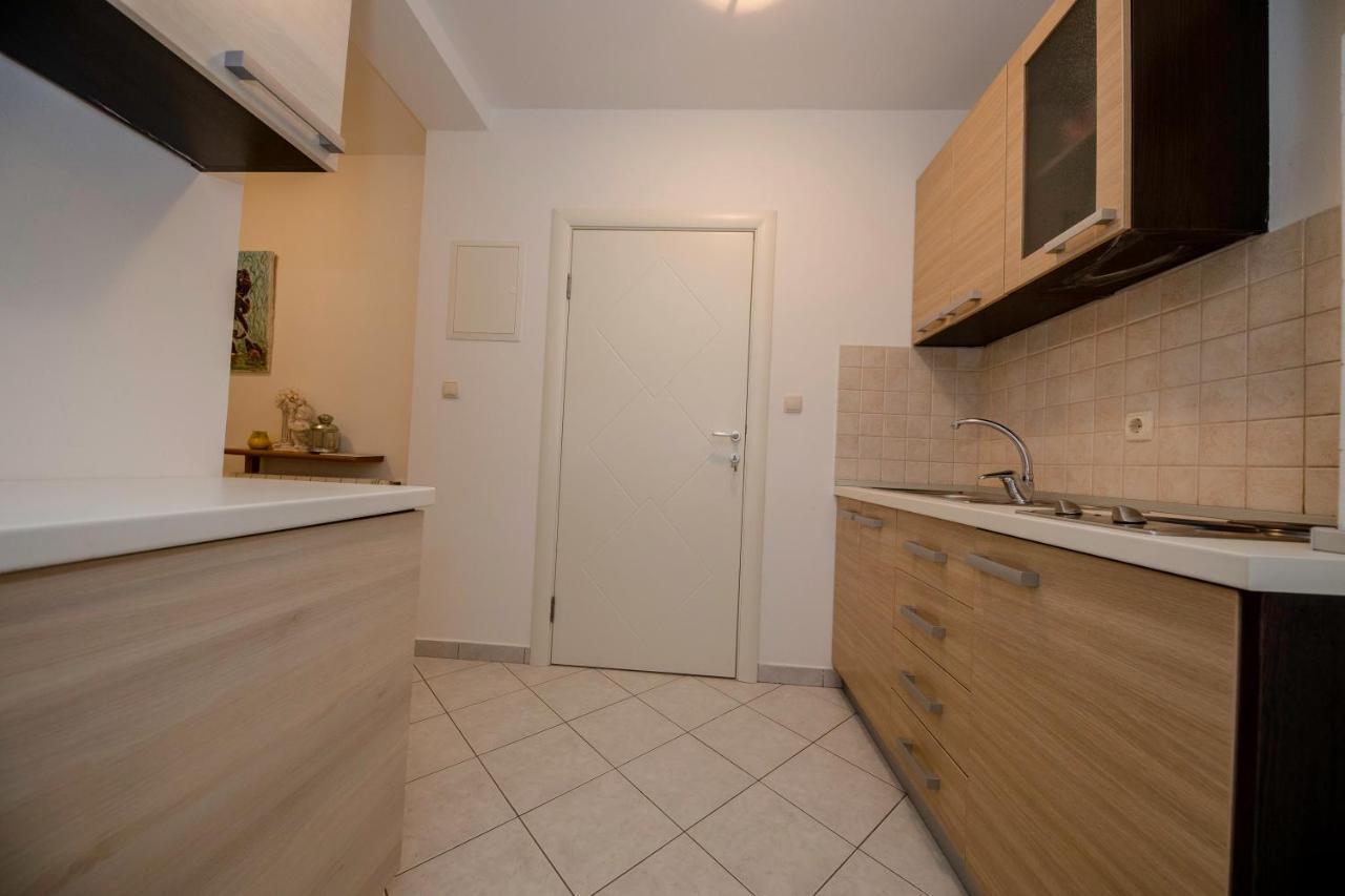 Apartments And Rooms Bolero Rab Town Exterior foto