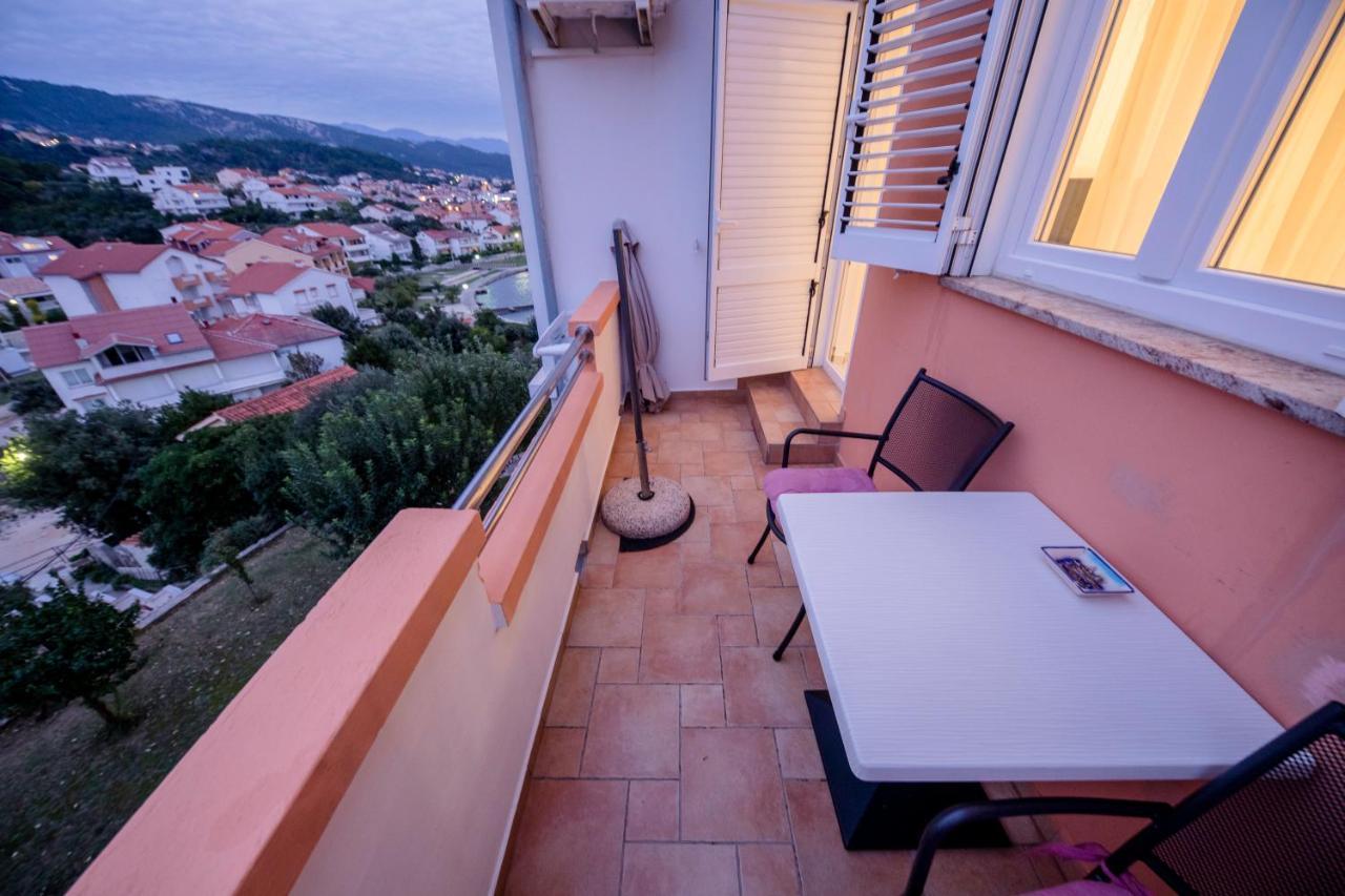 Apartments And Rooms Bolero Rab Town Exterior foto