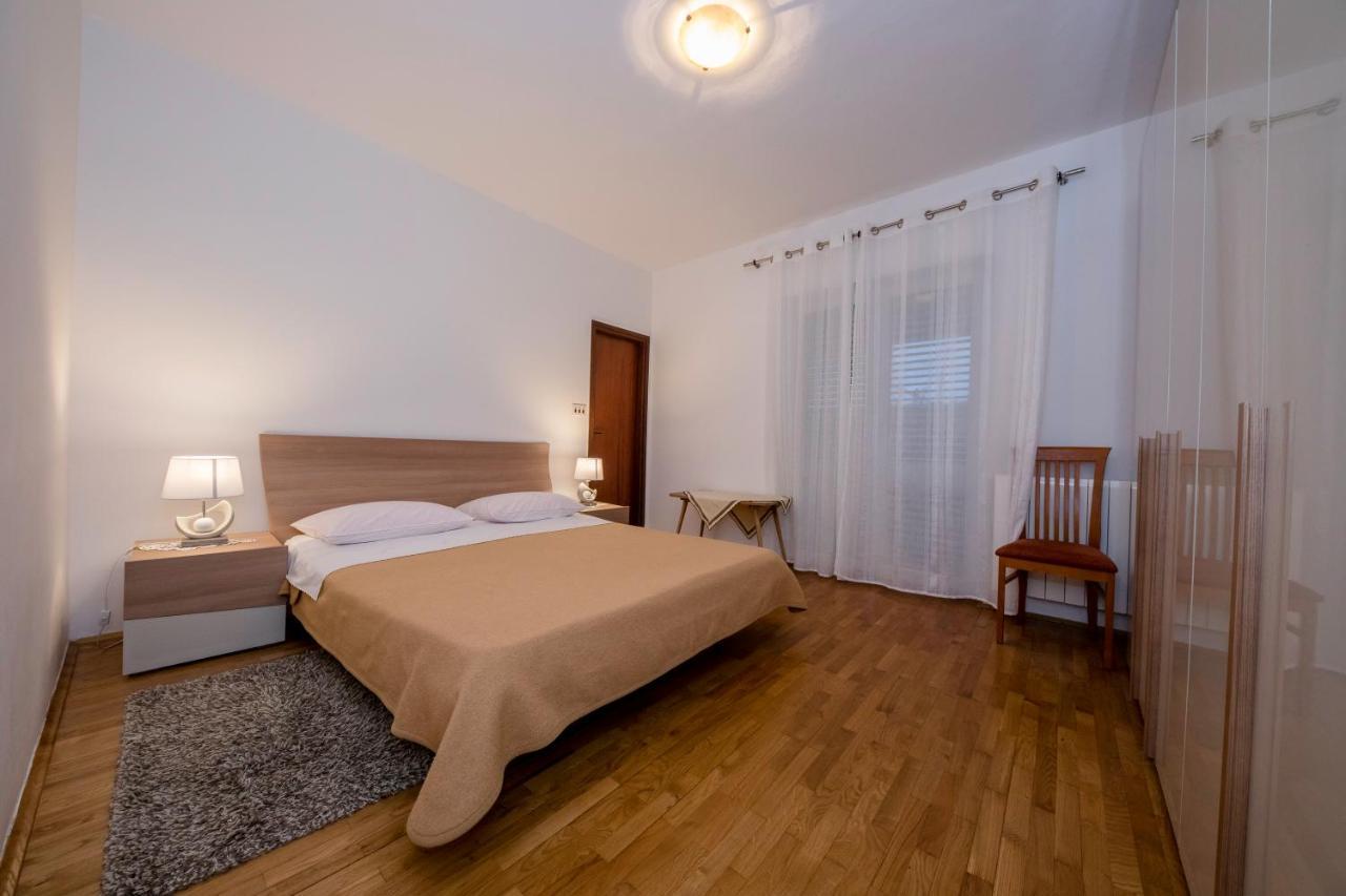 Apartments And Rooms Bolero Rab Town Exterior foto
