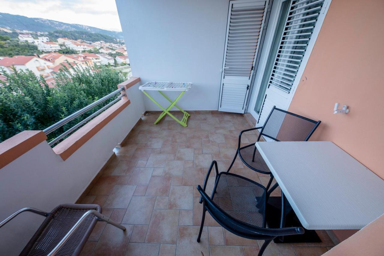 Apartments And Rooms Bolero Rab Town Exterior foto