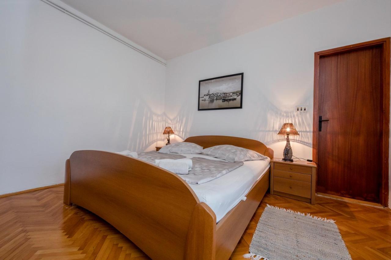 Apartments And Rooms Bolero Rab Town Exterior foto